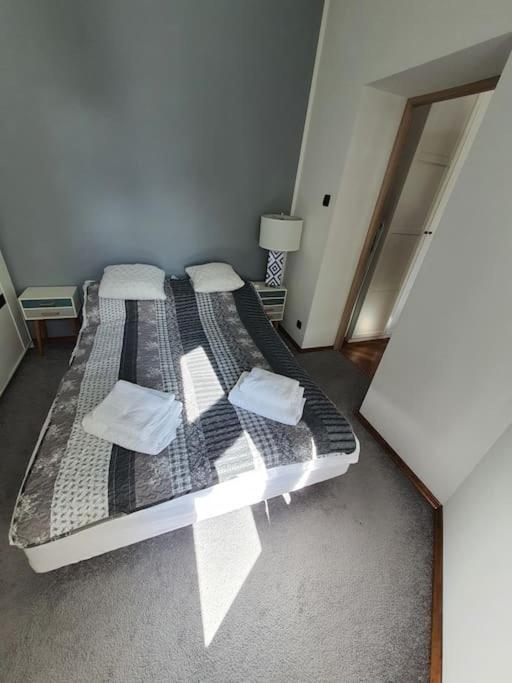 Apartament Przy Szkole Filmowej, Darmowy Parking วูดช์ ภายนอก รูปภาพ